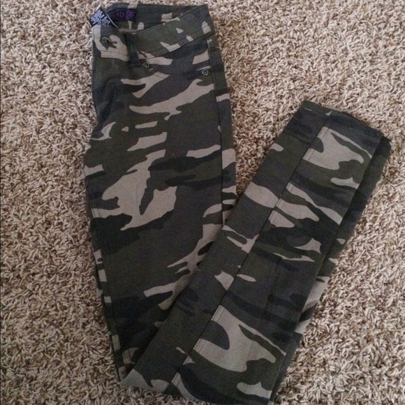 Pants - 🔴camo jeggings!