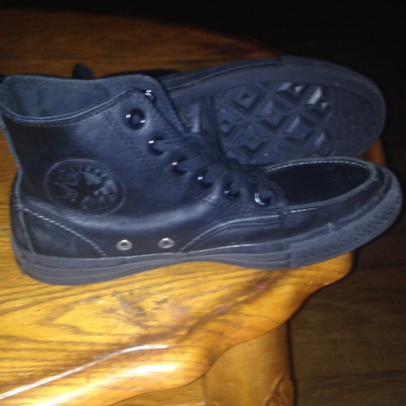 Black leather high top converse allstar