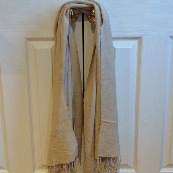 Tan pashmina scarf!