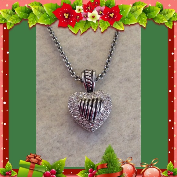 Cut Crystal Heart Shaped Necklace.💕 JUST REDUCED. - Picture 1 of 3