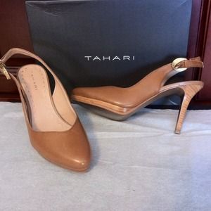 TAHARI Women's Tan sling back shoes size 6.5m
