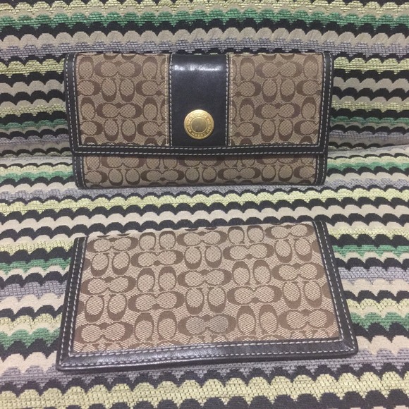 🎉SOLD🎉 Used Coach Wallet