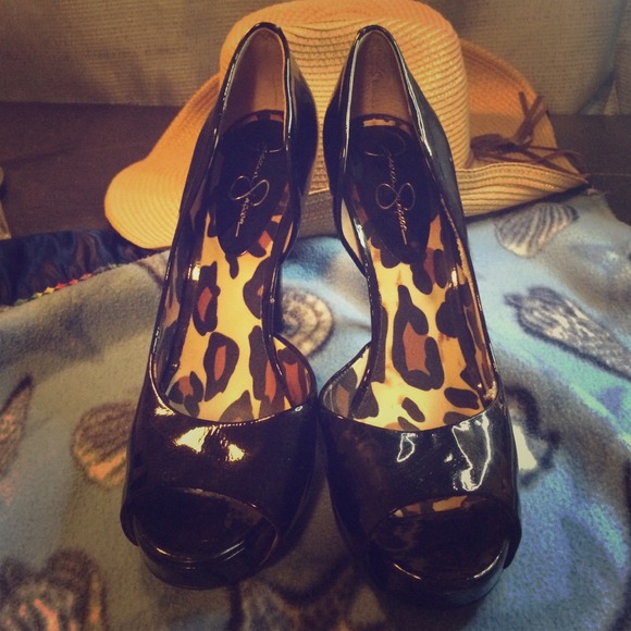 Jessica Simpson heels - black