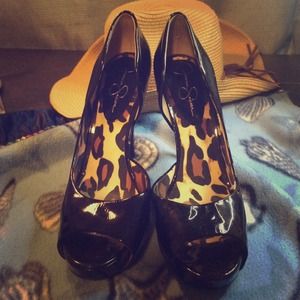 Jessica Simpson heels - black