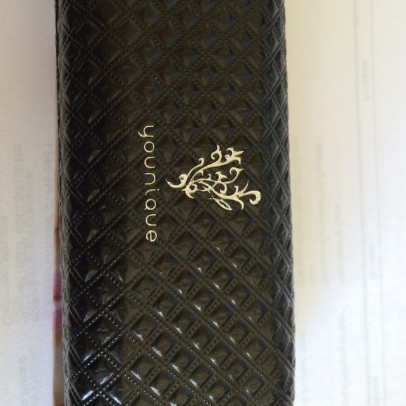 Younique 3-d fibers lashes.  Brand new