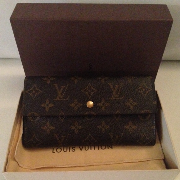 (SOLD) Authentic Louis Vuitton long trifold wallet