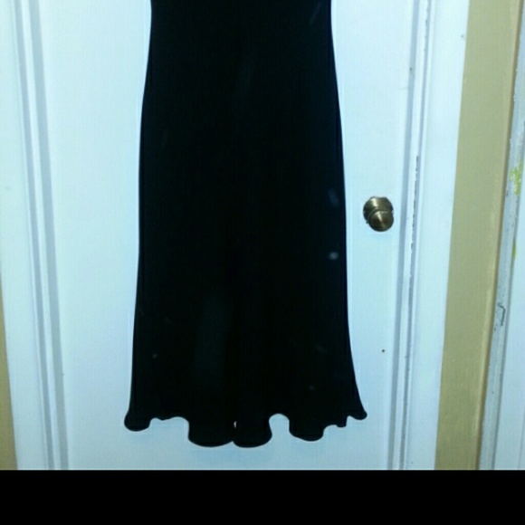 Dress - Picture 3 of 4