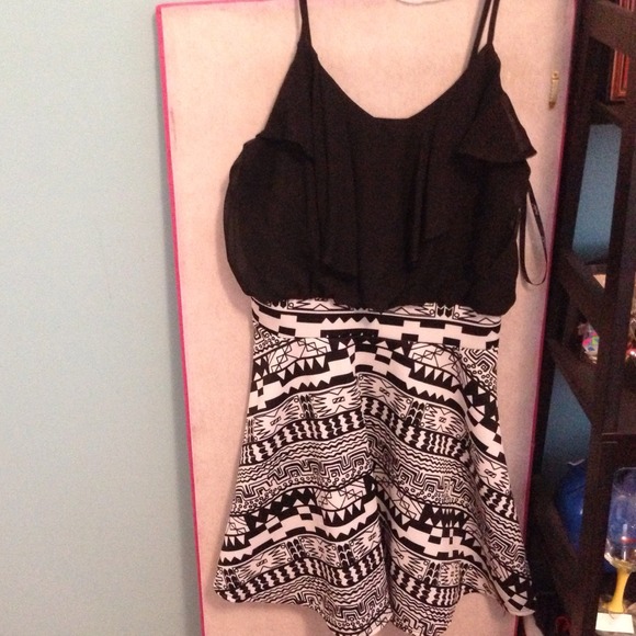 Black Aztec dress - Picture 1 of 1