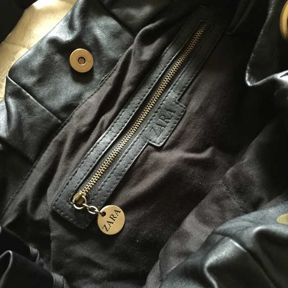 🎉Zara Black Purse - Picture 2 of 3