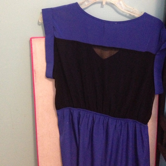 Blue dress with mesh back - Picture 2 of 2