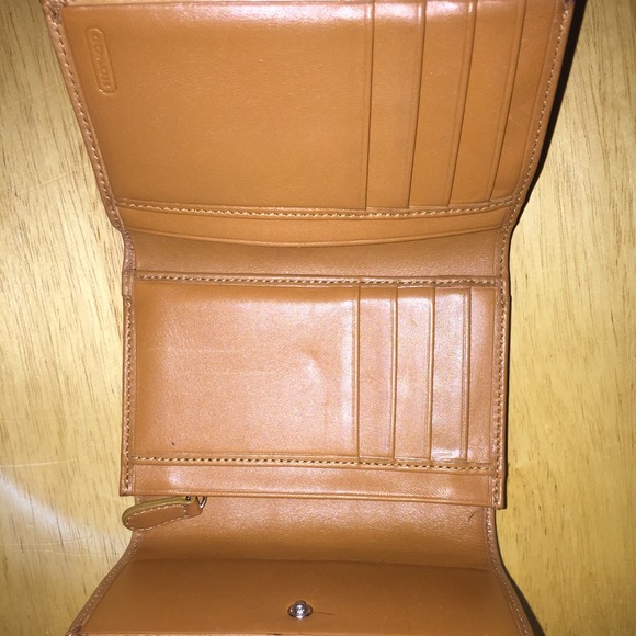 Women Coach small fabric and leather wallet in yellow and camel brown color - Picture 3 of 3