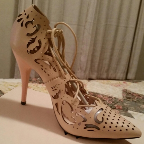 Unique pair of lace shoes never worn