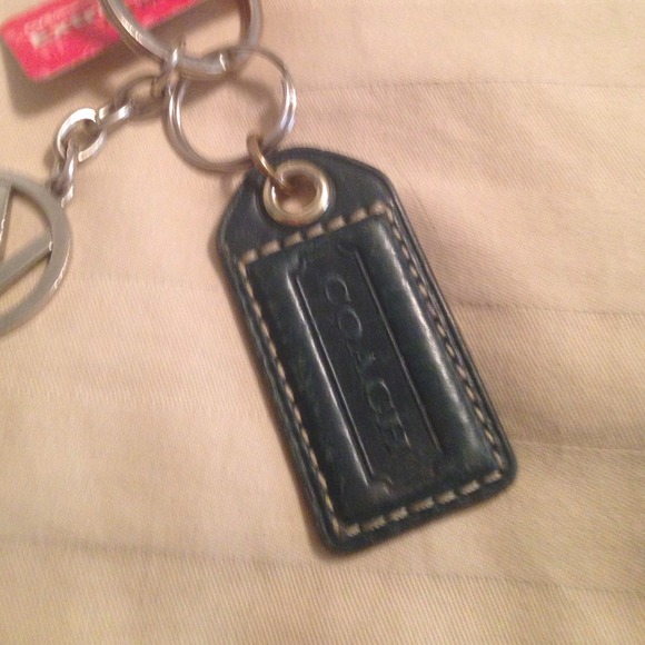 Coach key ring ❤️ - Picture 2 of 2