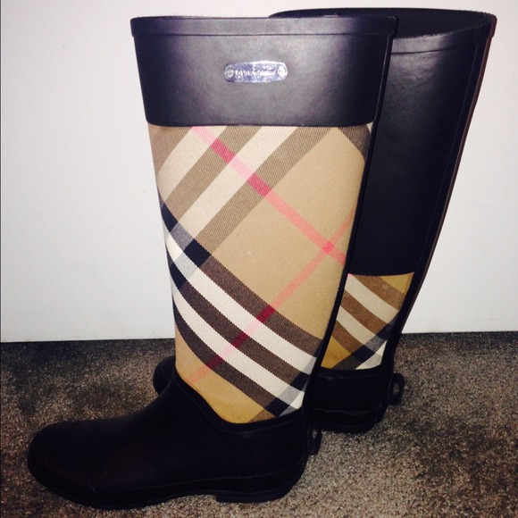 AUTHENIC BURBERRY BOOTS 😍