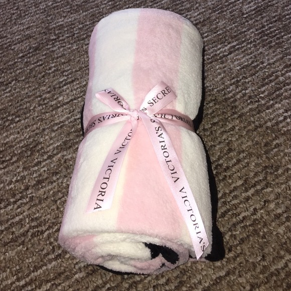 VS BLANKET!🎀 WILL SHIP TODAY! 12/4!