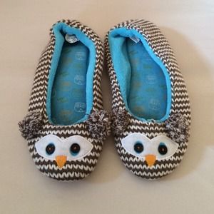 Owl Slippers NEVER WORN size 9-10