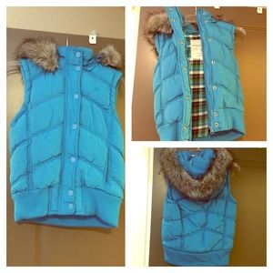 Turquoise Aeropostale Puff Vest!