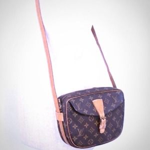 100% authentic Louis Vuitton shoulder bag