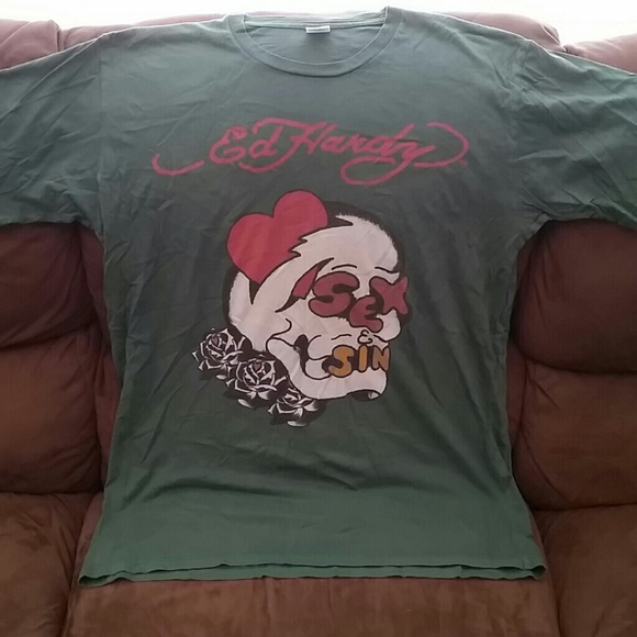 Men's ed hardy t shirt