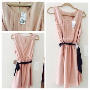 🎉Brand new forever 21 dress. Blush/black👗