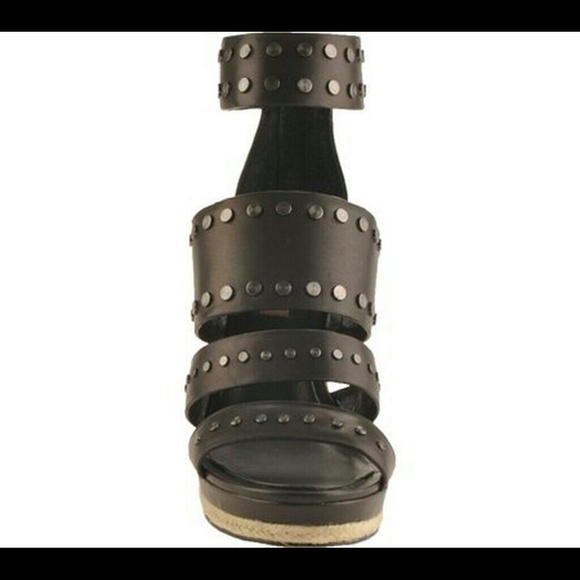 BCBGMazazria 7.5M shoes - Picture 4 of 4