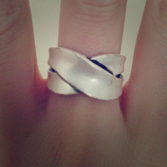 ♦️BOGO 50% OFF♦️Premiere Jewelry ring