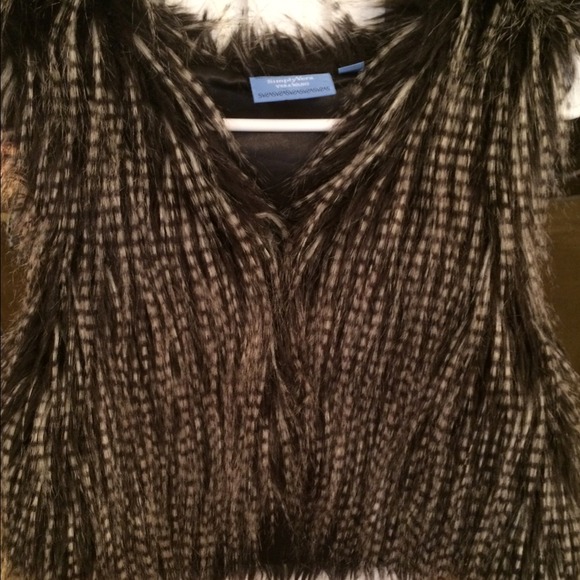 Simply Vera faux fur vest