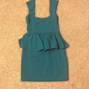 Emerald green dress! 💚