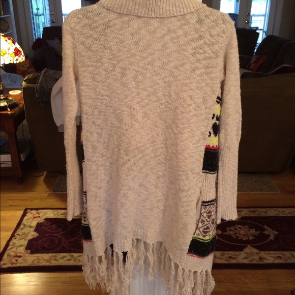 Aztec sweater - Picture 2 of 2