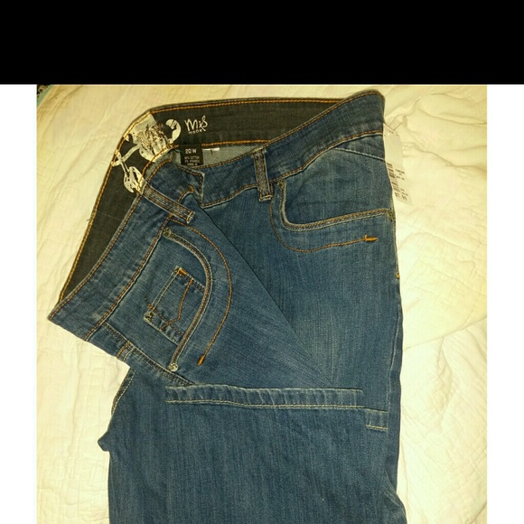 NWT Size 20 blue jeans.