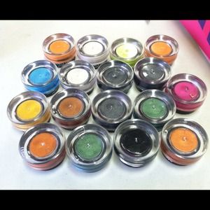 Smoking cream eye make up.