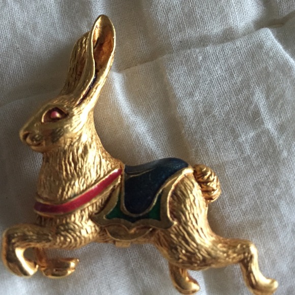 1994 Vintage Folk Rabbit pin