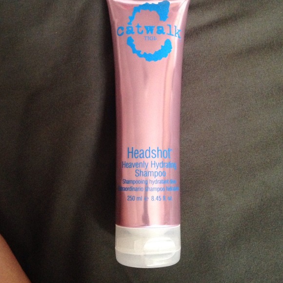 CatWalk Headshot heavenly hydrating shampoo