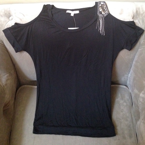 Cutout shoulder top with embellishment