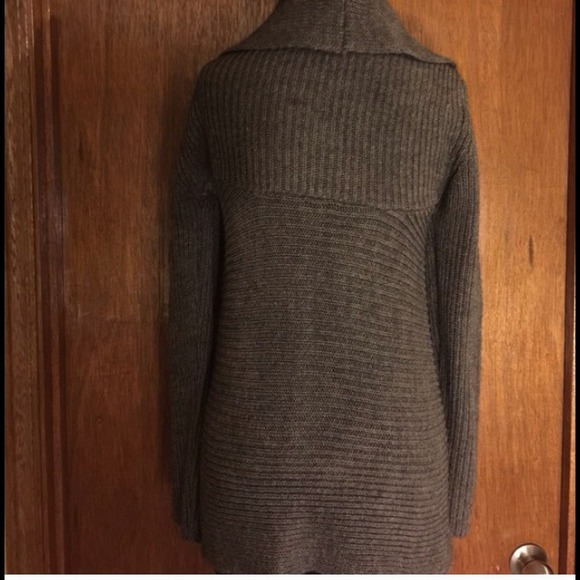 Sweater! - Picture 2 of 3