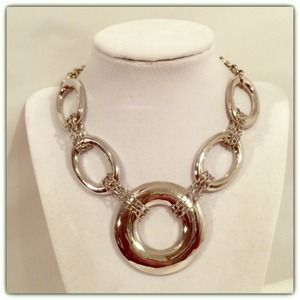 Silver Statement Necklace 🎁