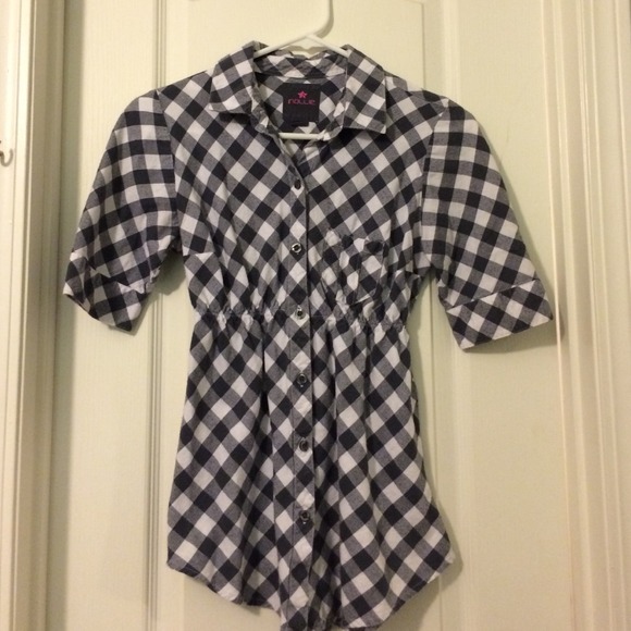 Dark gray and white plaid elbow length top! - Picture 1 of 4