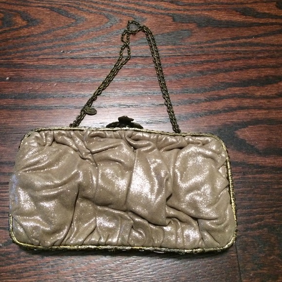 Clara kasavina handmade clutch