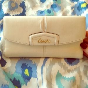 Off white leather Coach wallet