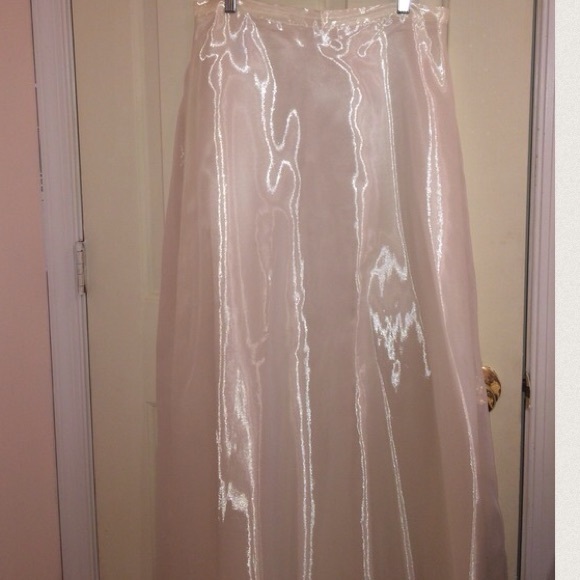 White formal wear - Picture 3 of 3