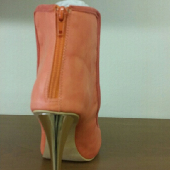 Strap Sandals - Picture 2 of 3
