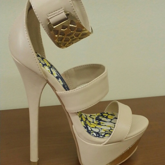 Sandals - Picture 3 of 3