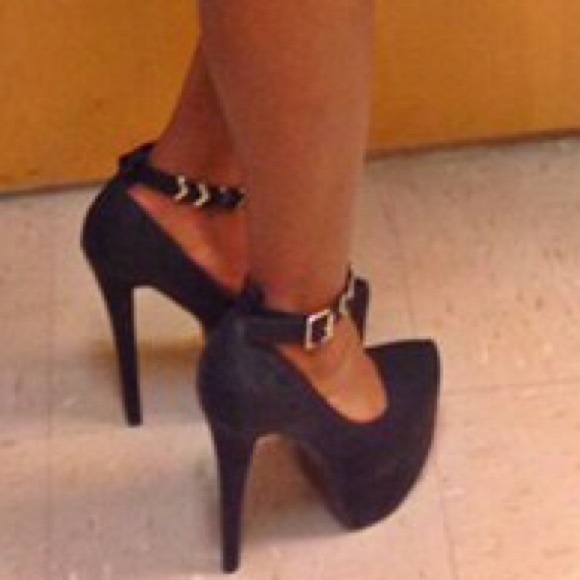 Black GoJane Platform Heels