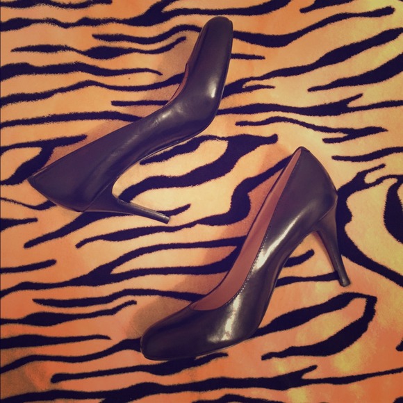 💲DROP!!! Never worn Nine West Classic Black Heels