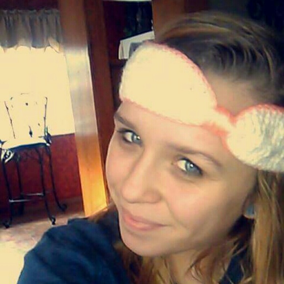 Hand knitted headband/ear warmer - Picture 1 of 2