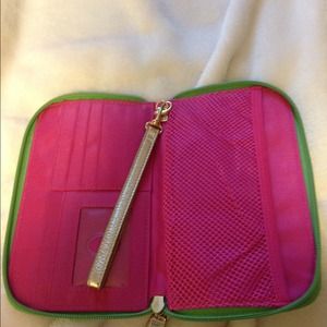 Lilly Pulitzer Bags - Lilly Pulitzer Tri Delta Wallet Lilly Pulitzer Bags - Lilly Pulitzer Tri Delta Wallet