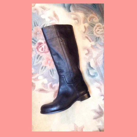 Nine West black leather boot