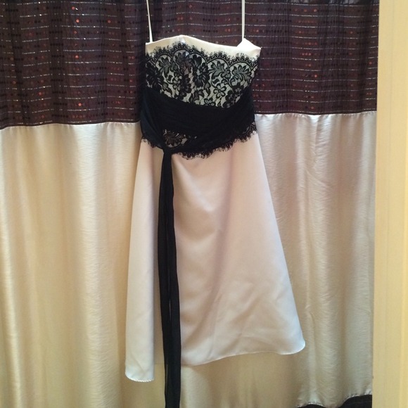 Black and white strapless dress - Picture 1 of 3
