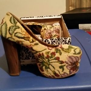 Chunky heels