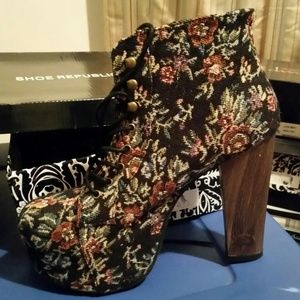 Chunky heel boot